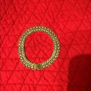 So beautiful bracelet 14 k gold plated is about 7 inches long